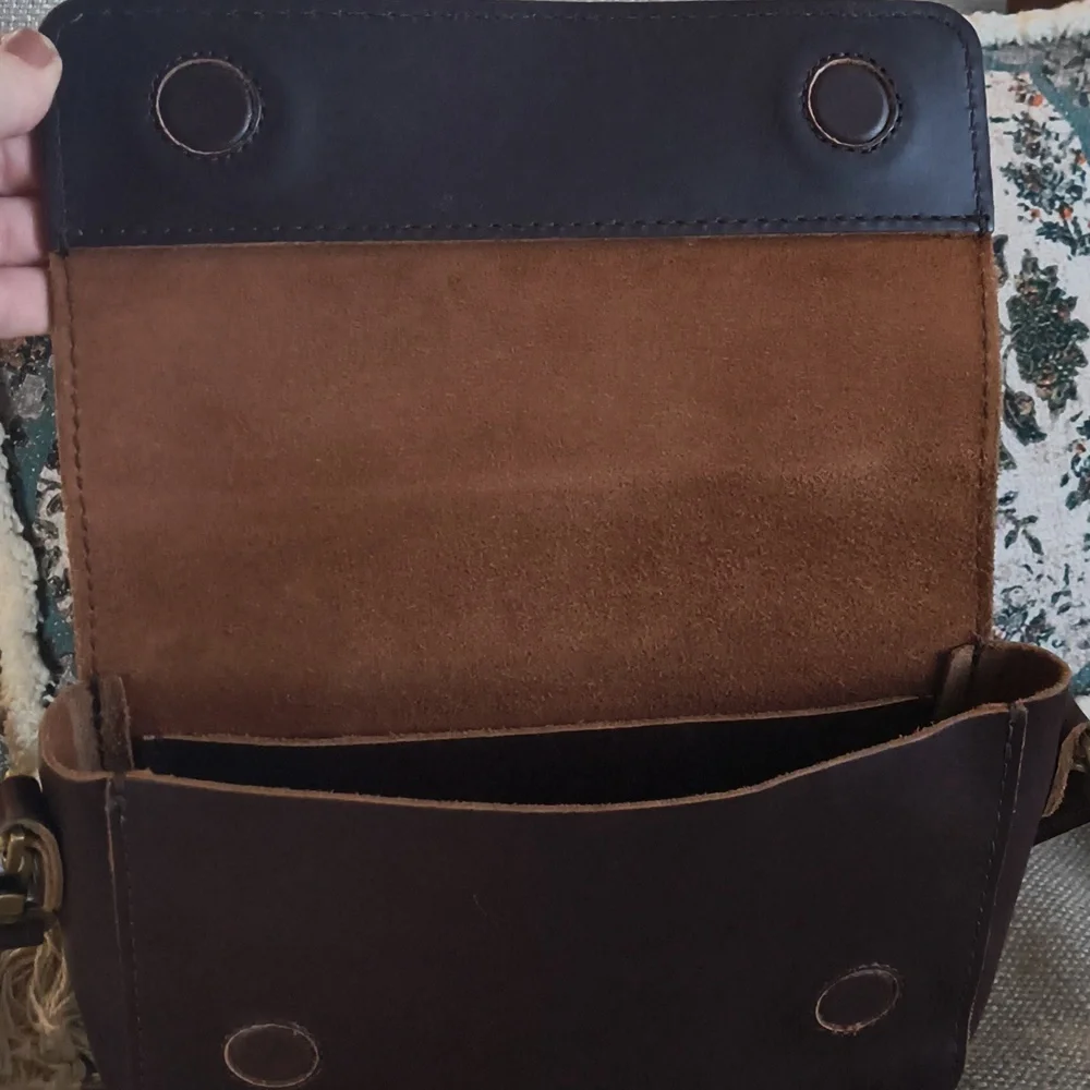 Portland Leather Goods Metro Crossbody - Picture 7 of 8